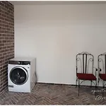 Tomas *