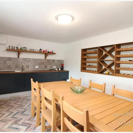 Apartment Tomas *