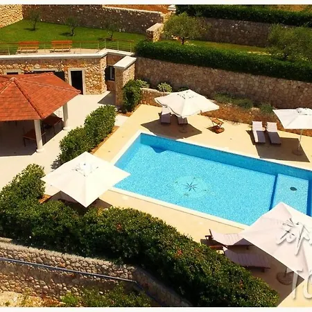 Tomas Apartmán